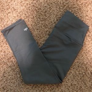 ALO airbrush crop, high waisted leggings